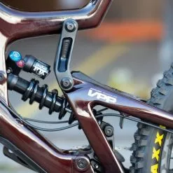 Santa Cruz V10 7 MX CC DH S-Kit - 2023 -Mountainbikes Verkäufe Santa Cruz V10 CC 03